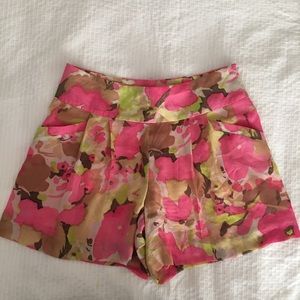 🌸Ann Taylor LOFT high waist floral shorts, Size 2